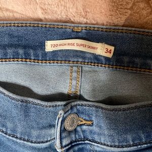 levi’s blue jeans